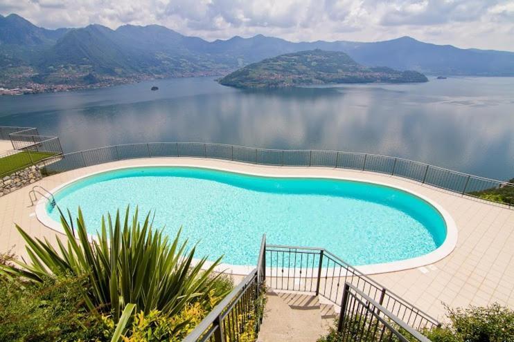 La Villetta In Residence Con Piscina E Vista Lago Parzanica Exteriör bild