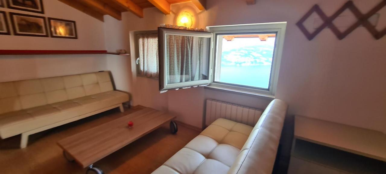 La Villetta In Residence Con Piscina E Vista Lago Parzanica Exteriör bild