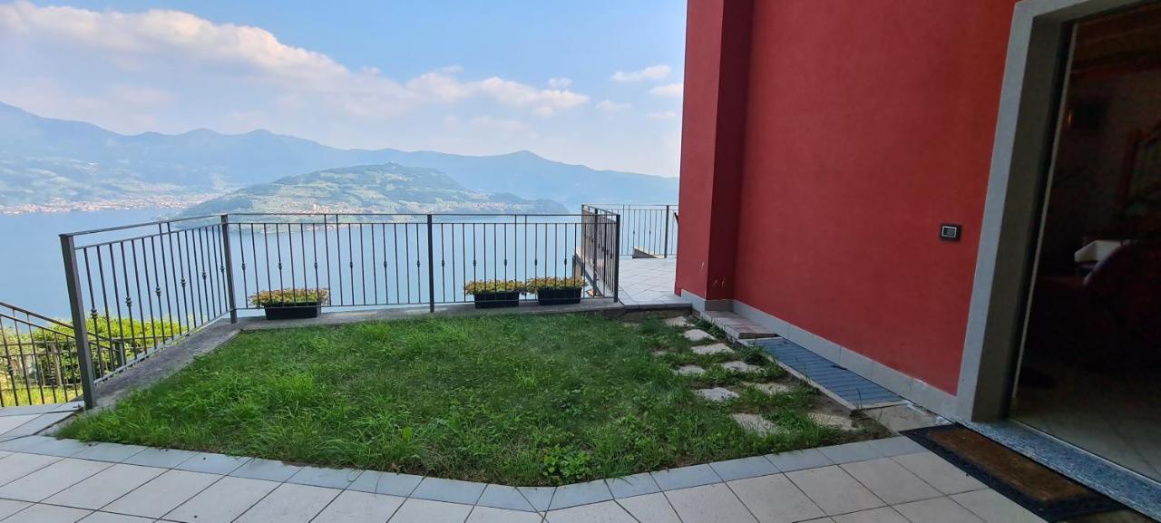 La Villetta In Residence Con Piscina E Vista Lago Parzanica Exteriör bild
